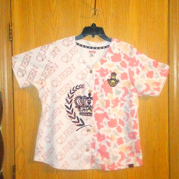 "QUEEN 👑 BEE 🐝" 2 SiDeD design w/ 5 button up short sleeve shirt *@ SIZE: 2XL - Picture 1 of 6